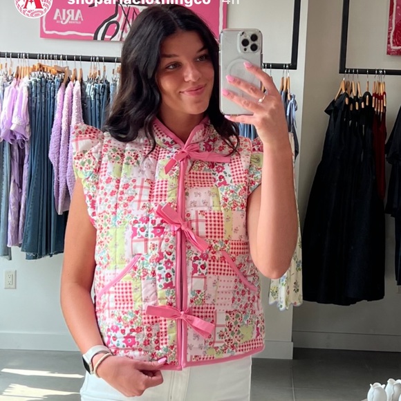 Tops - Patchwork floral tie vest